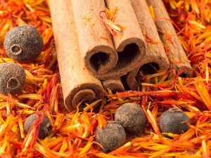 خواص زعفران و دارچین در غذا